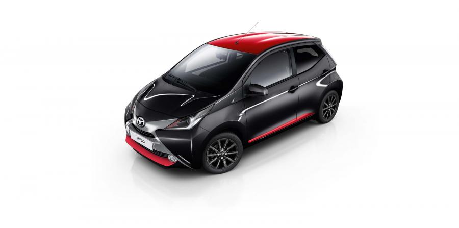  Toyota Aygo x-press 2017 года  (фото 2 из 2)
